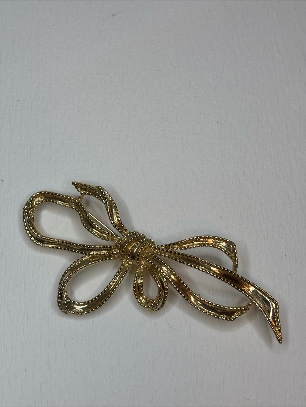Vintage Trifari Gold Tone Bow Brooch Pin